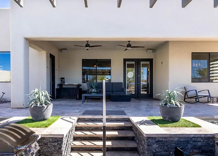 Style Swim Up Bar Firepit * Lake Havasu City