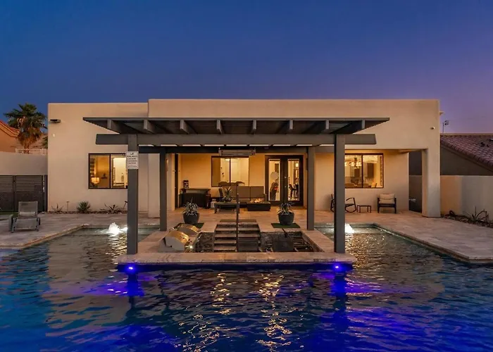 Style Swim Up Bar Firepit * Lake Havasu City