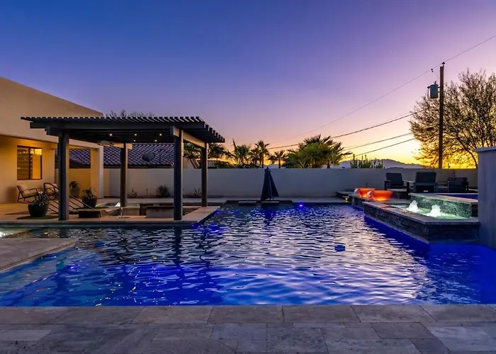 Holiday home Style Swim Up Bar Firepit