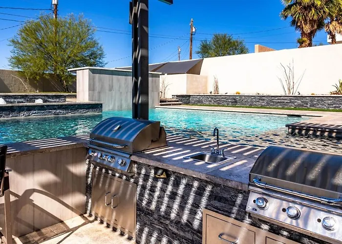 Style Swim Up Bar Firepit *