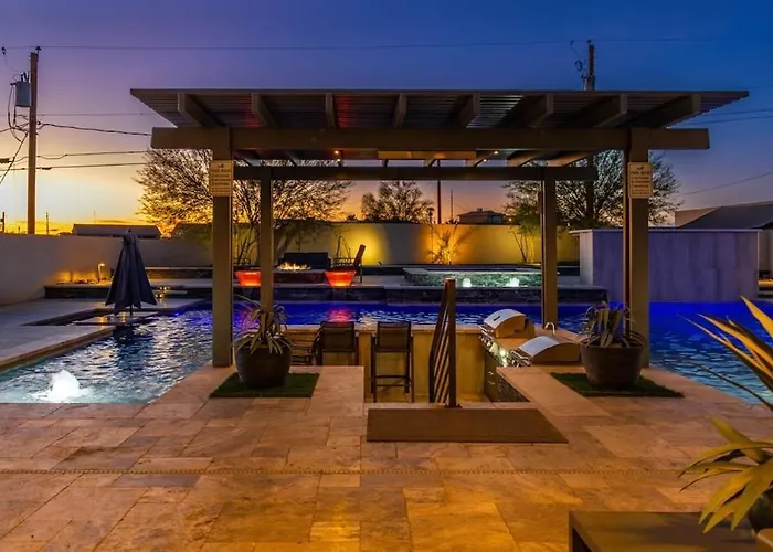 Style Swim Up Bar Firepit Holiday home