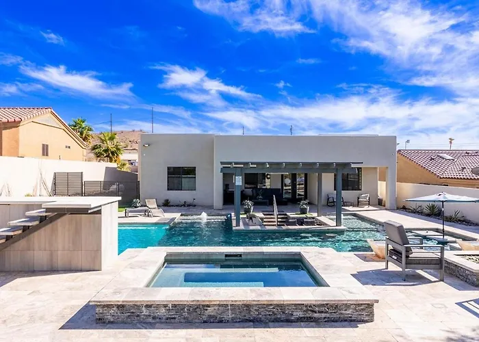 Style Swim Up Bar Firepit Holiday home