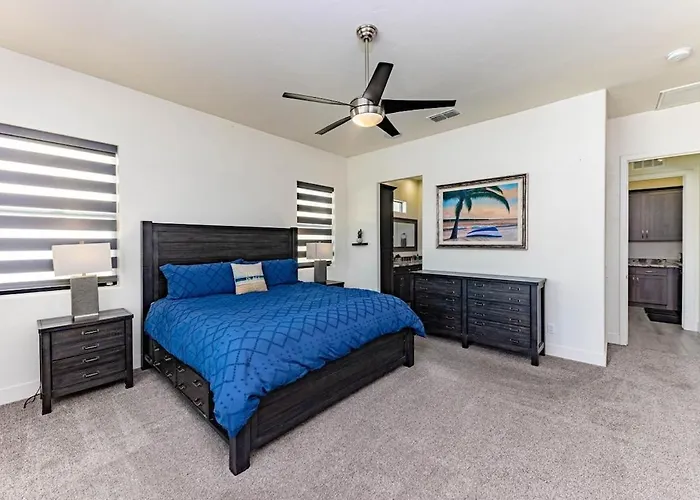 Style Swim Up Bar Firepit Holiday home *